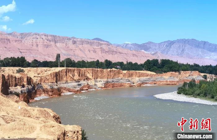 圖為黃河河曲?！埡ｖ?攝