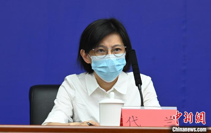 成都市經(jīng)信局總工程師代蘭?！“苍?攝