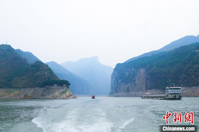 一場(chǎng)巡河“找茬”行動(dòng)，何以巡出碧水東流的長(zhǎng)江？