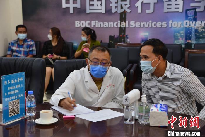 活動現(xiàn)場?！∮嘞娆B 攝