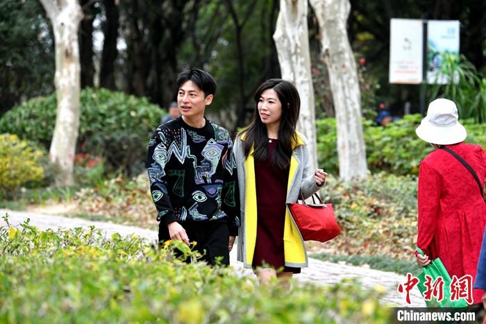 圖為3月15日，張家豪(左)與林佳臻在福建福州金山公園游玩。 <a target='_blank' href='/'><p  align=