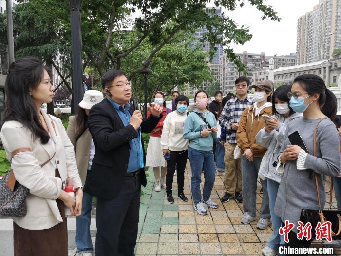 活動(dòng)現(xiàn)場(chǎng)?！》队畋?攝