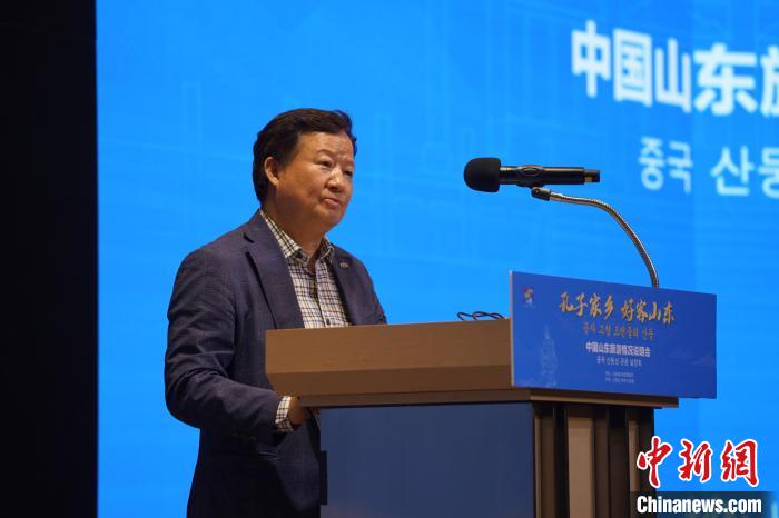 韓國(guó)一般旅游業(yè)協(xié)會(huì)副會(huì)長(zhǎng)白承弻致辭?！⑿?攝