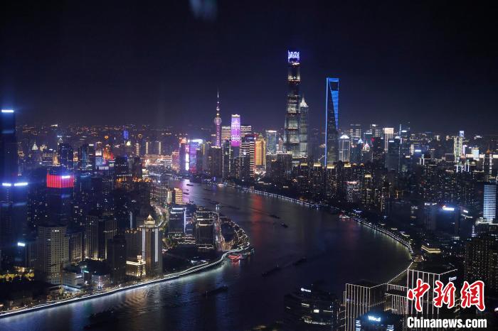 6月3日晚，鳥瞰上海黃浦江兩岸城市夜景?！∫罅⑶?攝