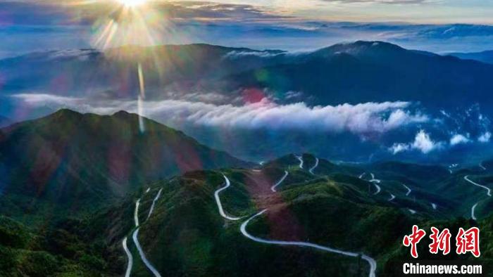 湖南城步苗族自治縣地處湘西南苗疆要區(qū)?！〕遣娇h委宣傳部 供圖