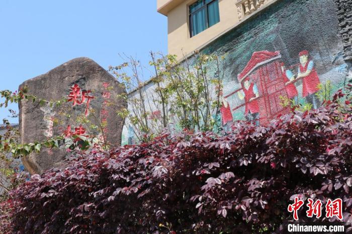 臺灣上趣開新團(tuán)隊(duì)改造蕉城區(qū)八都鎮(zhèn)新樓村時(shí)融入畬族元素?！●易訌?qiáng) 供圖