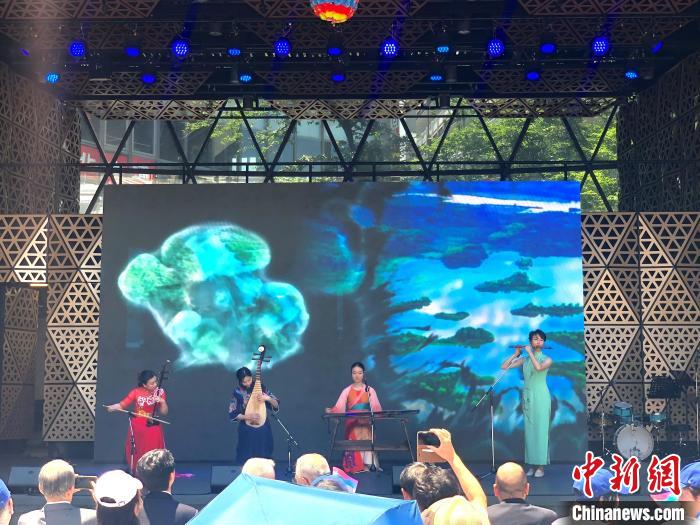 開幕式上舞臺展演之一《水龍吟》?！≈袊v東京旅游辦事處供圖