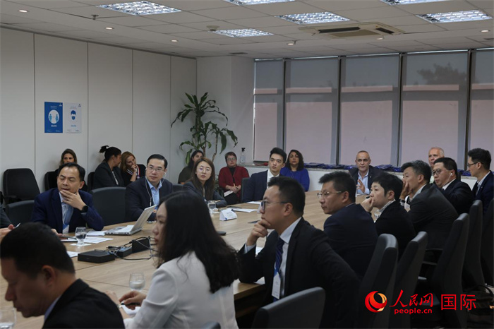 與會代表參與座談交流。人民網(wǎng)記者 時元皓攝