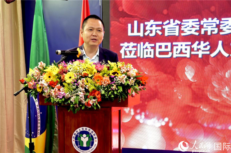 中國(guó)駐里約熱內(nèi)盧總領(lǐng)館副總領(lǐng)事王尉育致辭。人民網(wǎng)記者宋亦然攝