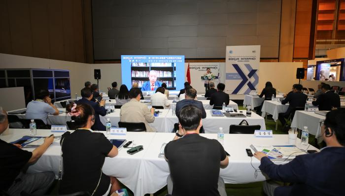 圖為交流會(huì)現(xiàn)場(chǎng)?！∩虅?wù)部投促局駐韓國(guó)辦事處供圖