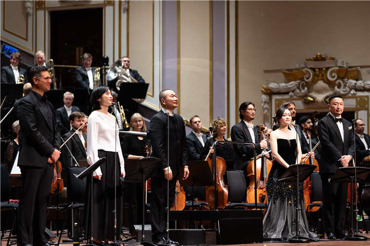 圖片說明： 8月5日，2023愛丁堡國際藝術節(jié)開幕式音樂會《慈悲頌》的演出現場。照片由藝術節(jié)組委會提供