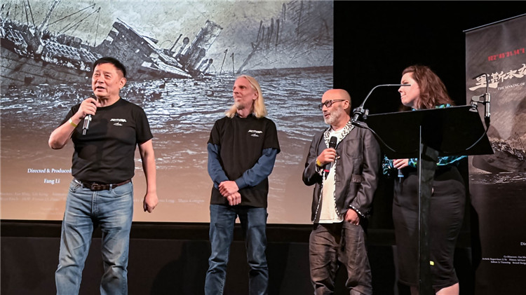 導演方勵以及團隊成員分享體會。郭錦標攝