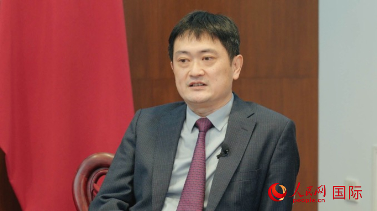 中國駐阿根廷使館代辦孫怡接受人民網專訪。人民網記者 張若涵攝