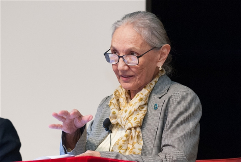 哈薩克斯坦?jié)h學(xué)家哈菲佐娃。資料圖