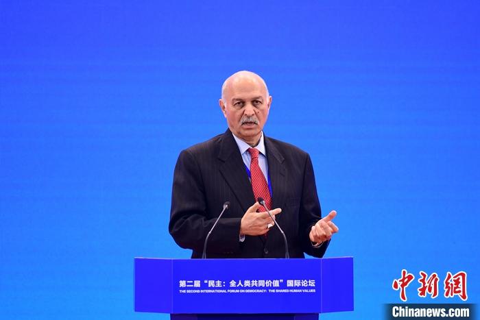3月23日，第二屆“民主：全人類共同價值”國際論壇開幕式在北京舉行。圖為巴基斯坦參議院國防委員會主席穆沙希德·侯賽因在開幕式上作主題發(fā)言。 <a target='_blank' href='/'><p  align=