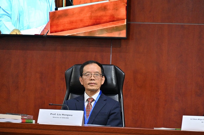 浙江師范大學(xué)非洲研究院院長(zhǎng)劉鴻武作會(huì)議總結(jié)。浙江師范大學(xué)非洲研究院供圖