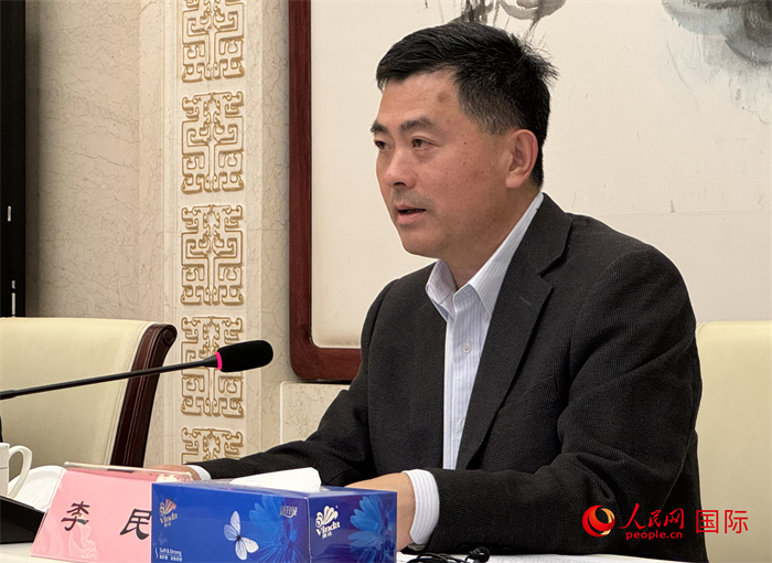 10月31日，歐美同學(xué)會(huì)秘書(shū)長(zhǎng)李民在第五屆中法文化論壇媒體吹風(fēng)會(huì)上講話。（人民網(wǎng) 謝瑩攝）