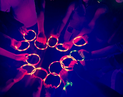 圖為玩家佩戴的手環(huán)。受訪者供圖