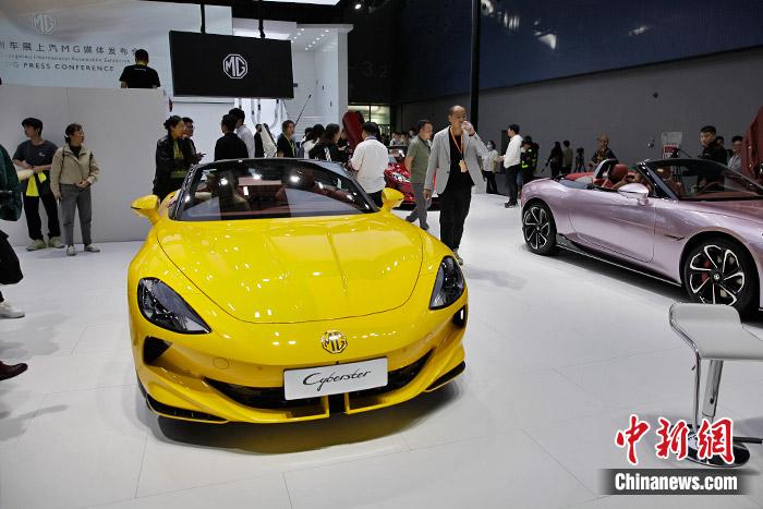 中國(guó)品牌新能源跑車(chē)。中新財(cái)經(jīng)記者 葛成 攝