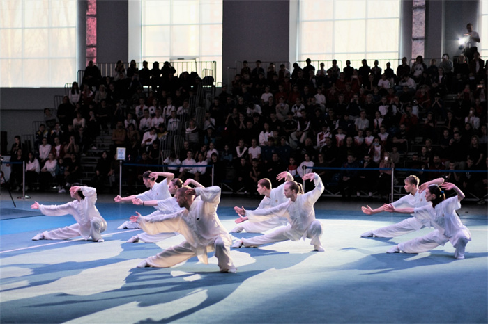 俄羅斯武術運動員進行示范表演。駐俄羅斯大使館供圖