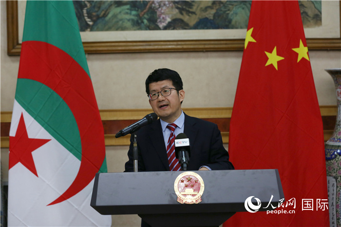 李健在招待會(huì)上致辭。人民網(wǎng)記者 郝瑞敏攝