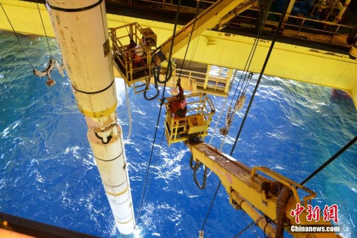 正在作業(yè)的工作人員。<a target='_blank' href='/' _fcksavedurl='/' ><p  align=