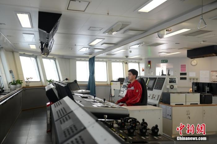 海上鉆井平臺(tái)中控室。<a target='_blank' href='/' _fcksavedurl='/' ><p  align=