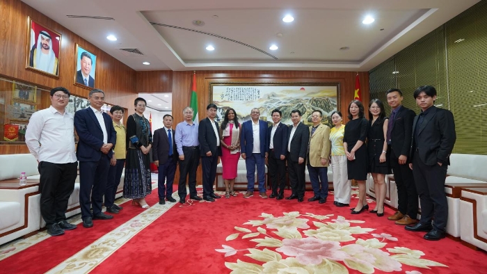 與會代表合影。阿聯(lián)酋中國和平統(tǒng)一促進會供圖