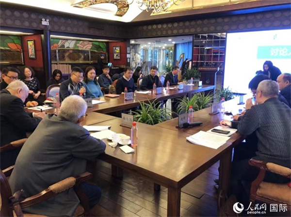 與會(huì)專(zhuān)家學(xué)者就拉美局勢(shì)和中拉關(guān)系展開(kāi)討論。人民網(wǎng)記者 趙健攝