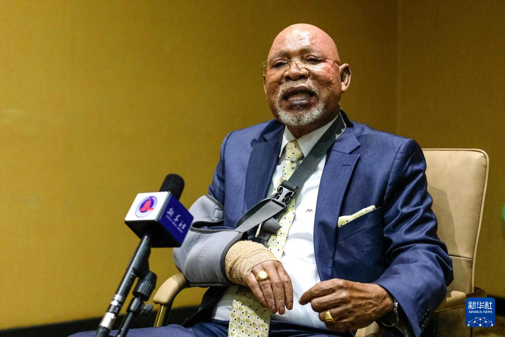 1月15日，烏干達外長奧東戈在坎帕拉舉行的不結盟運動第19次峰會高級別官員會議期間接受新華社記者專訪。新華社發(fā)（阿佳拉·納瓦達攝）