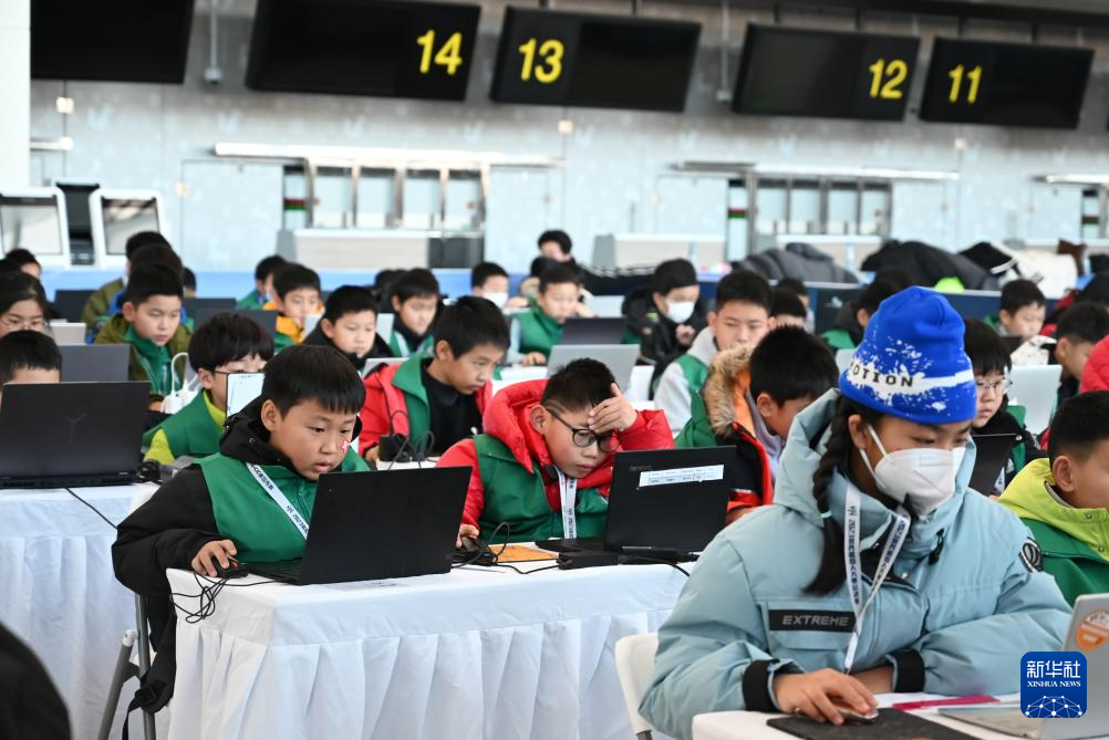 1月26日，選手們在比賽中。新華社記者 宋心平 攝