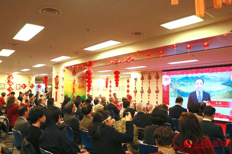 2月9日，“喜迎龍年·品味陜西”——2024新春迎福（展）聯(lián)歡會(huì)暨陜西文化年在東京中國(guó)文化中心拉開(kāi)帷幕。人民網(wǎng) 許可攝