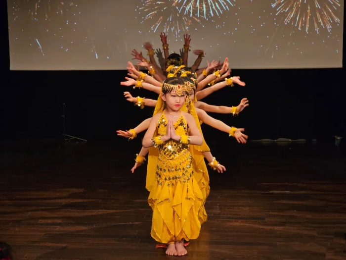 舞蹈《千手觀音》。中國駐瑞典大使館供圖。