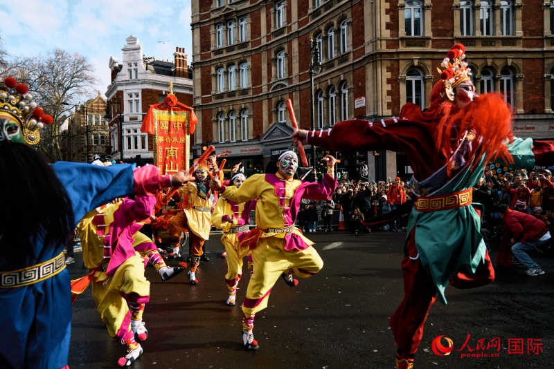 倫敦新春慶典現(xiàn)場。人民網(wǎng) 郭錦標(biāo)、楊浩鵬攝