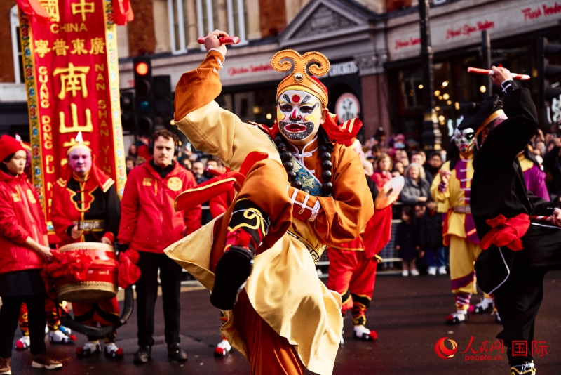 倫敦新春慶典現(xiàn)場。人民網(wǎng) 郭錦標(biāo)、楊浩鵬攝