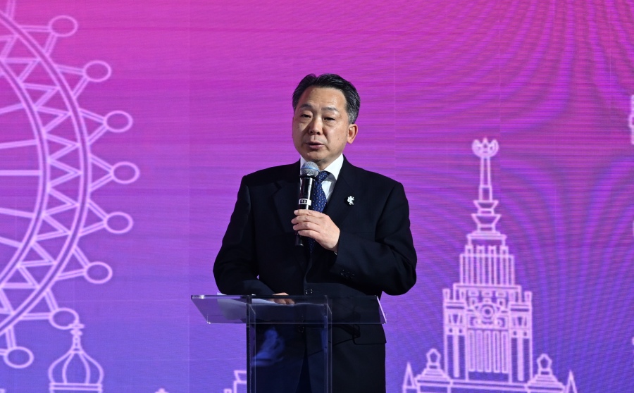 1.中國(guó)人民對(duì)外友好協(xié)會(huì)副會(huì)長(zhǎng)袁敏道在第四屆“中俄青年同走友誼路”活動(dòng)上致辭。主辦方供圖