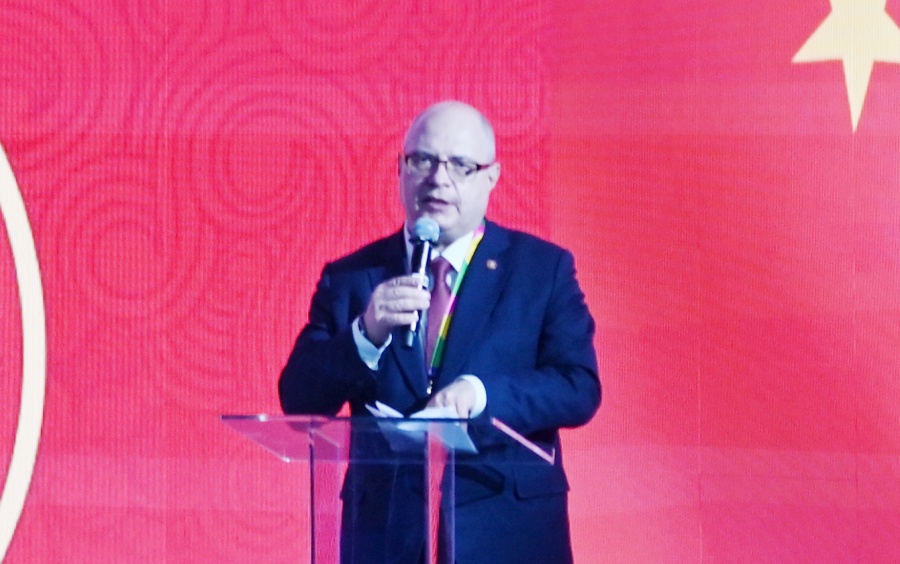 俄羅斯國(guó)家杜馬資產(chǎn)、土地和財(cái)產(chǎn)關(guān)系委員會(huì)主席兼俄中議員友好小組主席加夫里洛夫致辭。主辦方供圖