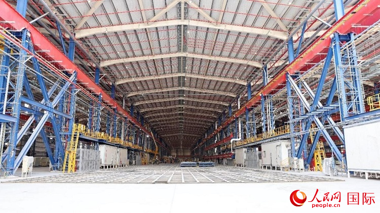 已移交業(yè)主的C201船體車間。人民網(wǎng)記者管克江攝