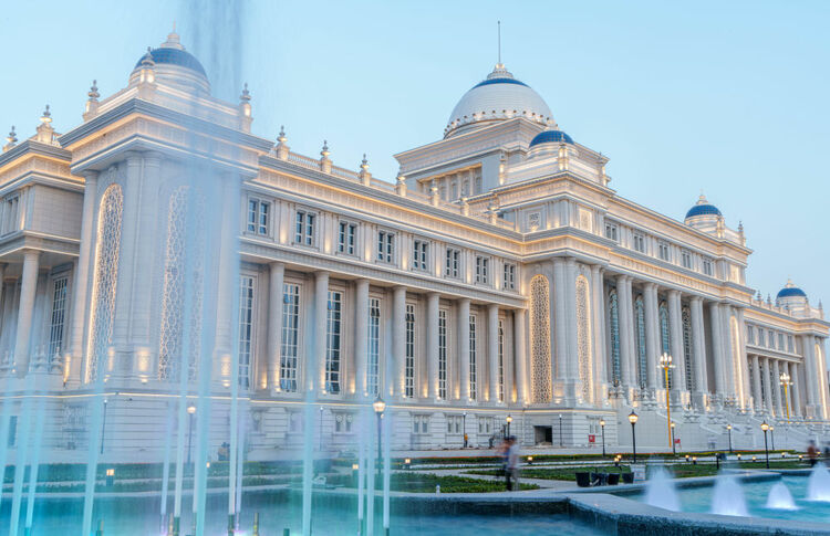 第1視點(diǎn)丨這兩座大樓，見證著中塔友誼