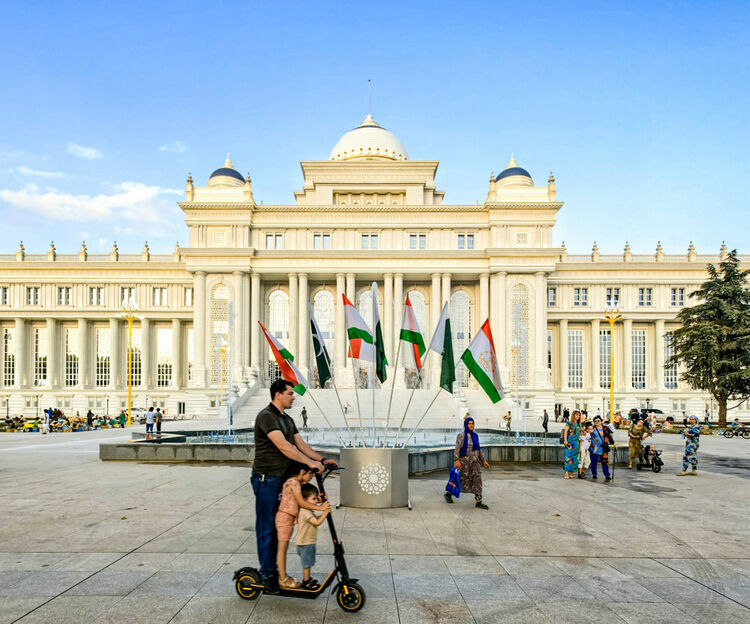 第1視點(diǎn)丨這兩座大樓，見證著中塔友誼