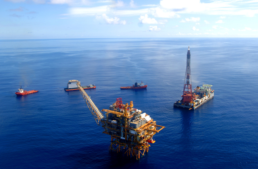 渤海油田累計(jì)生產(chǎn)油氣當(dāng)量超5億噸。賈磊攝