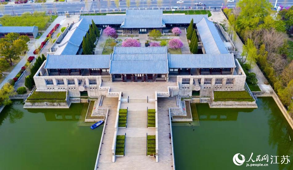 周恩來紀(jì)念館內(nèi)海棠盛開。紀(jì)星名攝