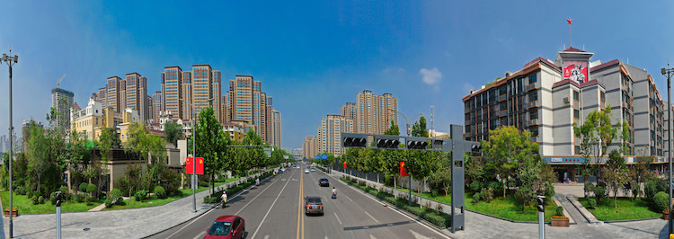 臨汾中大街五一路口。