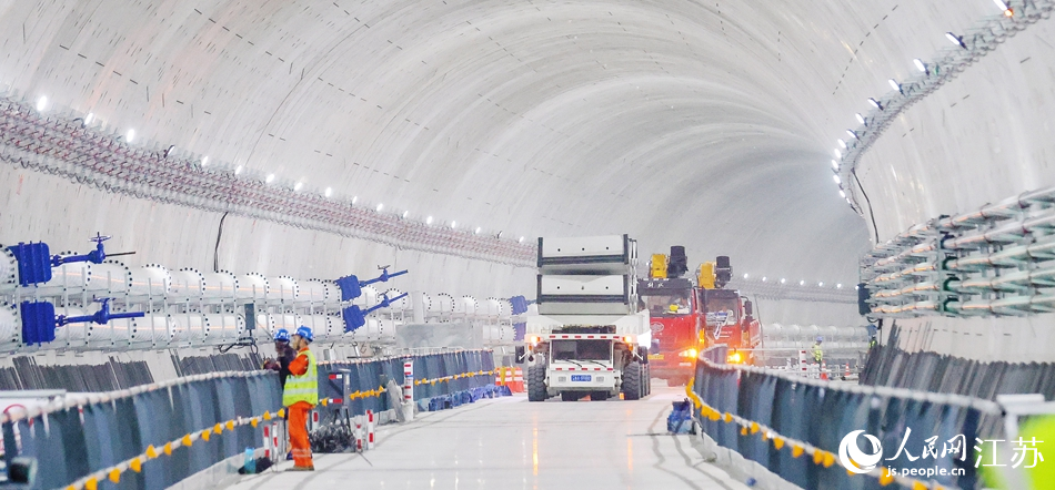 江陰靖江長江隧道右線施工現(xiàn)場。朱其攝