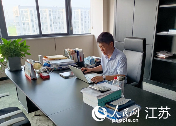 江蘇海安市2021年引進的高端人才朱涼偉博士。人民網(wǎng)記者 王繼亮攝