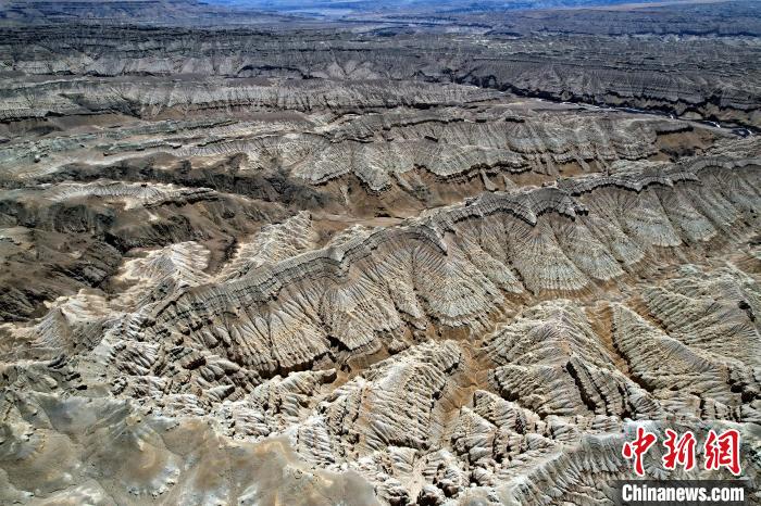 4月5日，西藏阿里札達(dá)土林。(無人機(jī)照片) 李林 攝