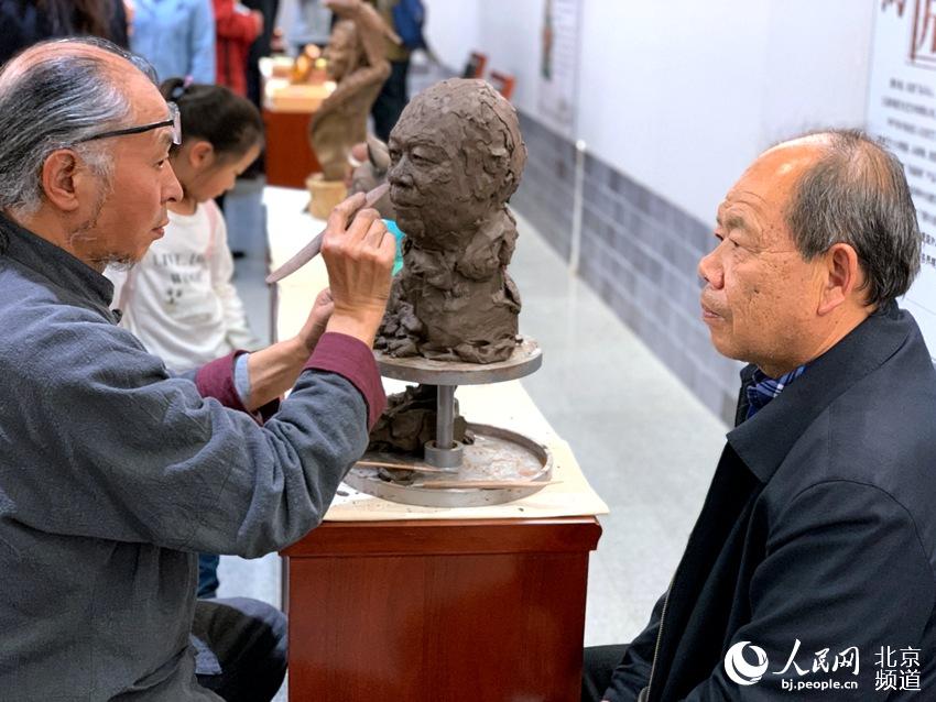 “魅力非遺，情系京西”北京地區(qū)非遺表演創(chuàng)作展開幕。人民網(wǎng) 孟竹 攝