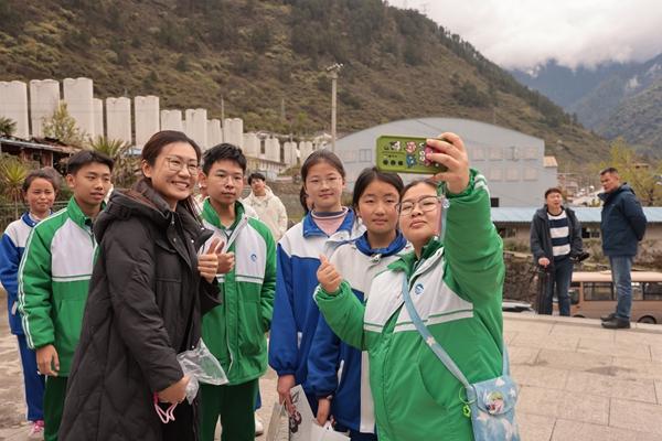 為驗證“高反風險預測”小程序，這群高中生真去了趟高原