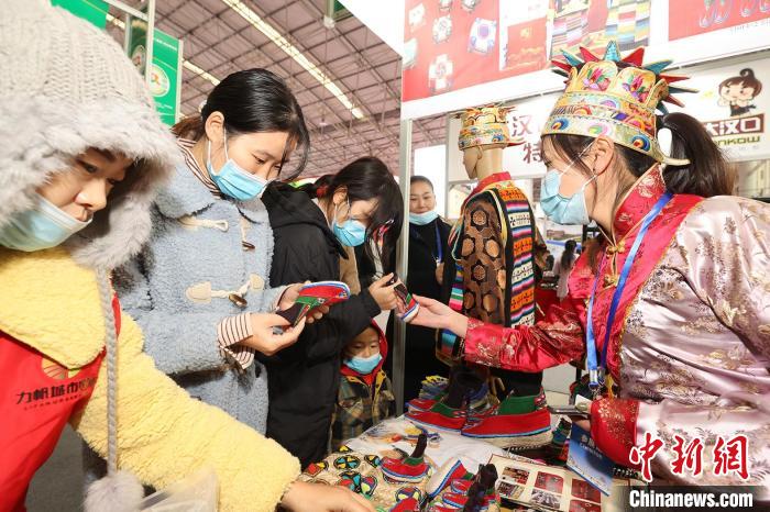 西藏瓊結赴襄陽參加漢江流域農(nóng)業(yè)博覽會，農(nóng)特產(chǎn)品受青睞(資料圖) 湖北省援藏辦供圖