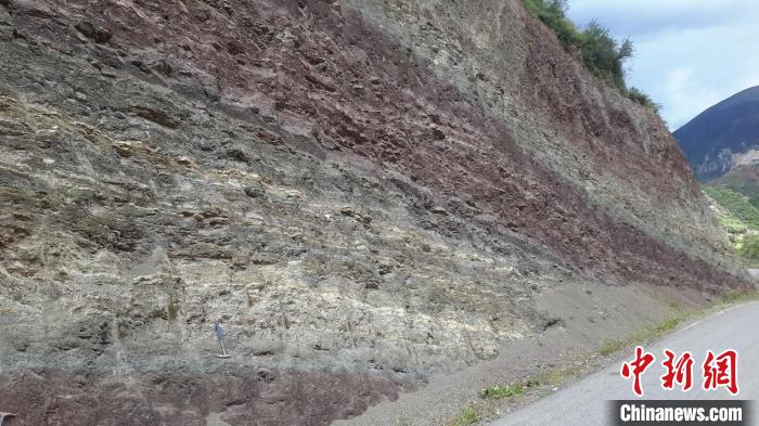 青藏高原東部始新世熱魯盆地的湖相沉積?！≈锌圃呵嗖馗咴?供圖